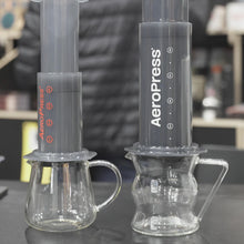 Load image into Gallery viewer, LOVERAMICS BREWERS - ZIGZAG Glass Coffee Server 500mL

