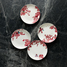 Load image into Gallery viewer, LOVERAMICS A CURIOUS TOILE SET OF 4 X 21CM assorted salad plate - RED
